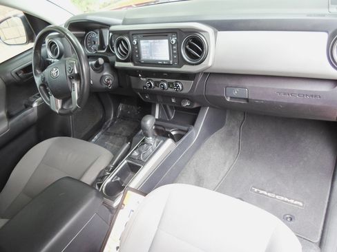 Used 2018 Toyota Tacoma SR5 w/ SR5 Appearance Package (SM) RWD image 14