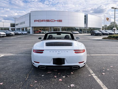 Used 2017 Porsche 911 Carrera image 4