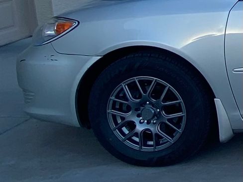 Used 2005 Toyota Camry FWD image 4