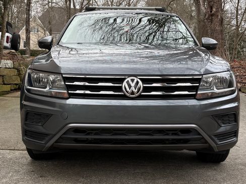 Used 2019 Volkswagen Tiguan SE w/ Panoramic Sunroof Package image 10