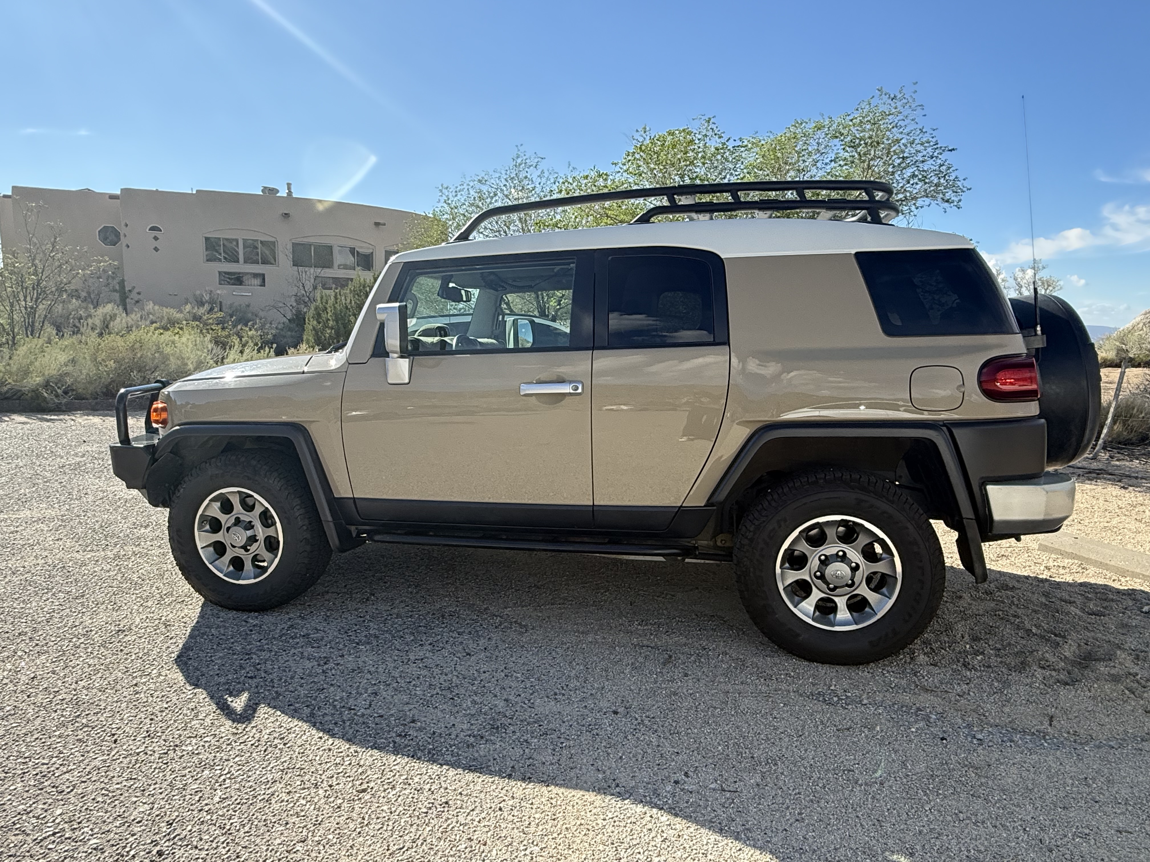 Used 2012 Toyota FJ Cruiser 4WD w/ Upgrade Pkg image 5