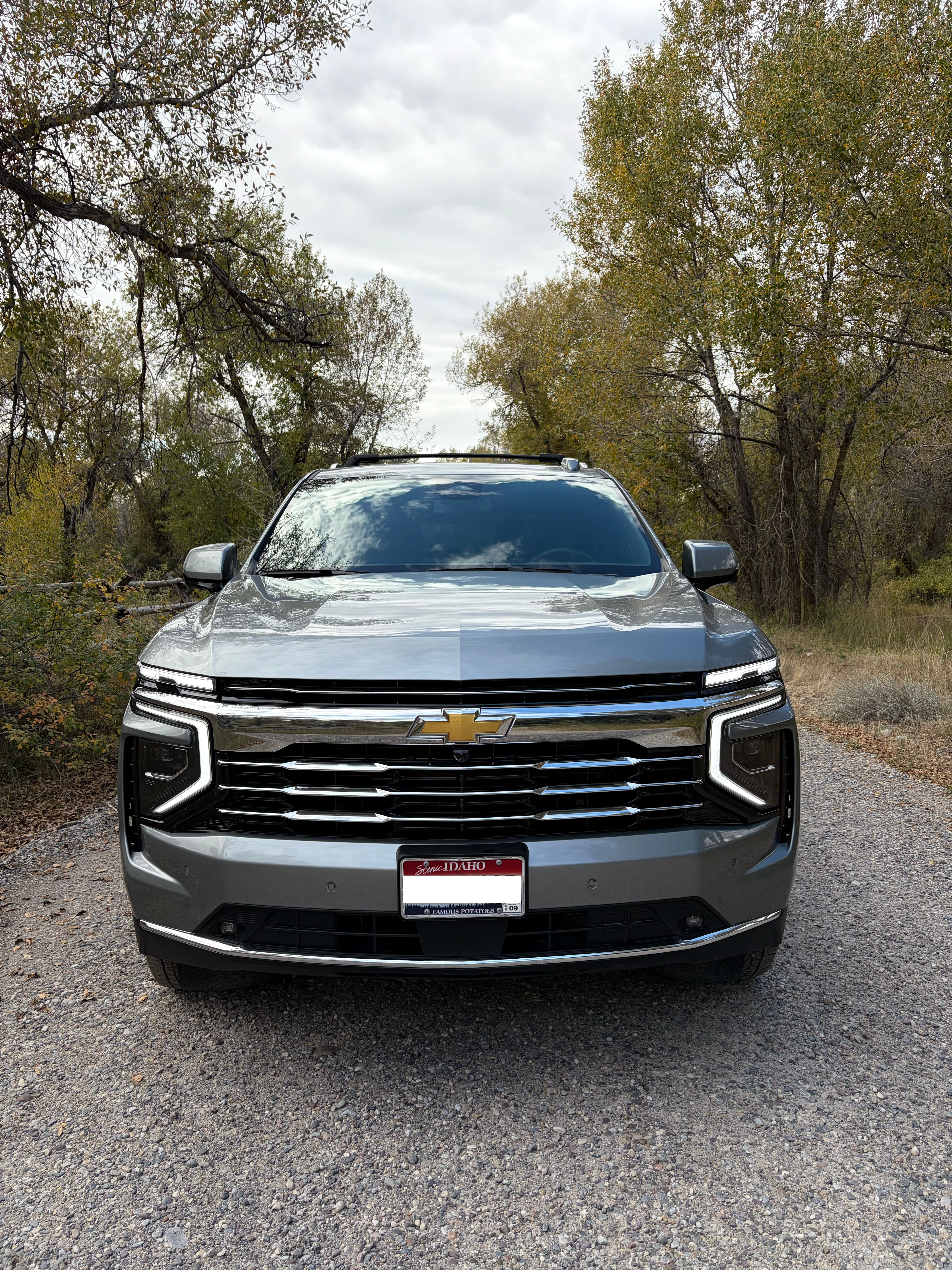 Used 2025 Chevrolet Suburban LT w/ Comfort Package AWD/4WD image 2