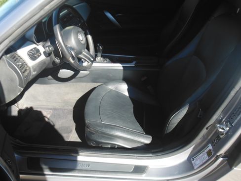 Used 2006 BMW Z4 3.0i image 6