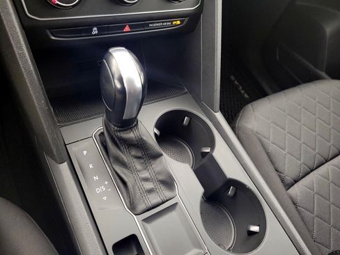 Used 2018 Volkswagen Atlas SE image 4