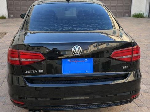 Used 2017 Volkswagen Jetta SE image 9