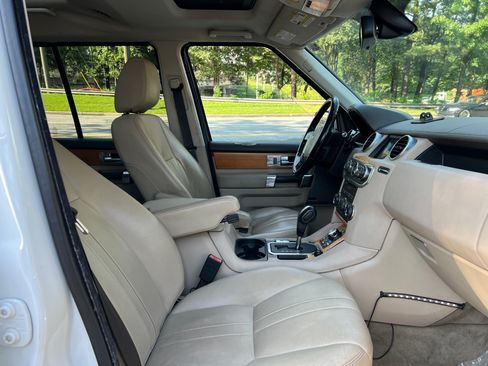 Used 2013 Land Rover LR4 HSE w/ HSE Pkg AWD/4WD image 12