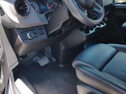 Used 2024 Mercedes-Benz Sprinter 2500 image 8