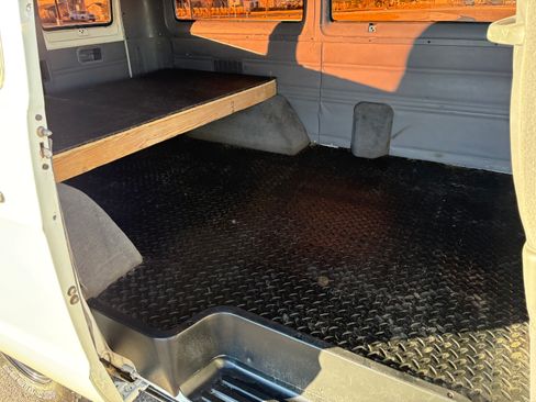 Used 1999 Dodge B1500 Van image 11