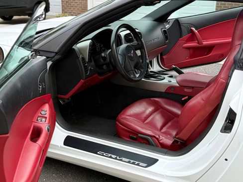 Used 2005 Chevrolet Corvette Coupe w/ Preferred Equipment Group image 12