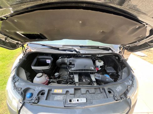 Used 2019 Mercedes-Benz Sprinter 2500 image 11