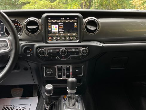 Used 2018 Jeep Wrangler Unlimited Sahara AWD/4WD image 23