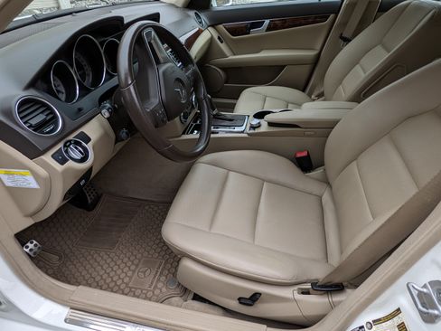 Used 2013 Mercedes-Benz C 250 Sedan image 4