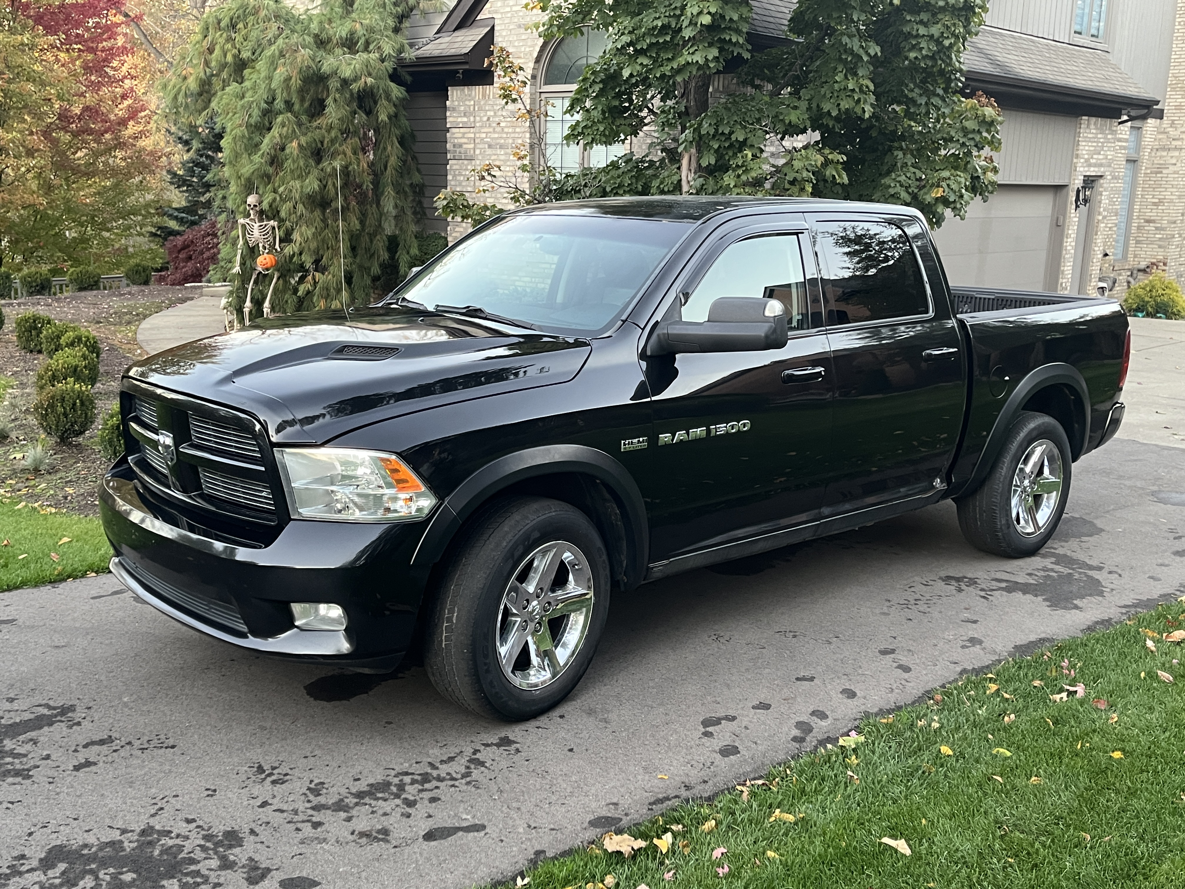 Used 2011 RAM 1500 Sport w/ Sport Premium Group AWD/4WD image 6