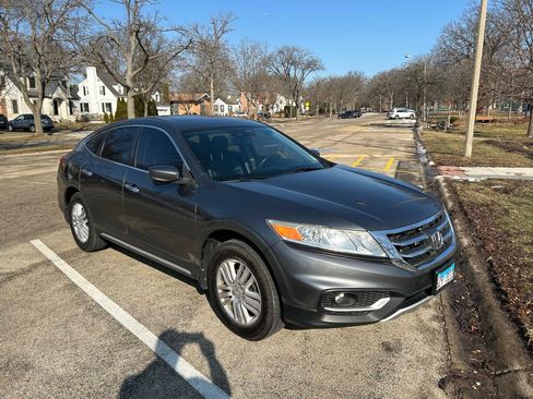 Used 2014 Honda Crosstour EX-L image 2