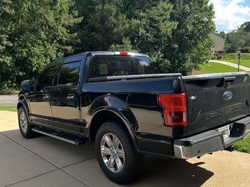 Used 2018 Ford F150 Lariat w/ Equipment Group 502A Luxury RWD image 4