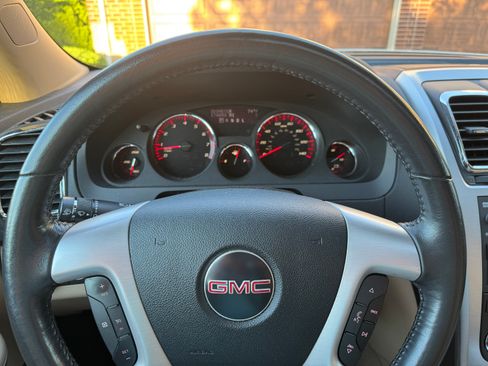 Used 2011 GMC Acadia SLT FWD image 19