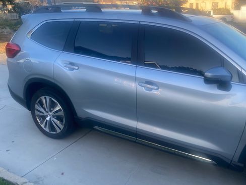 Used 2022 Subaru Ascent Limited w/ Technology Package image 2