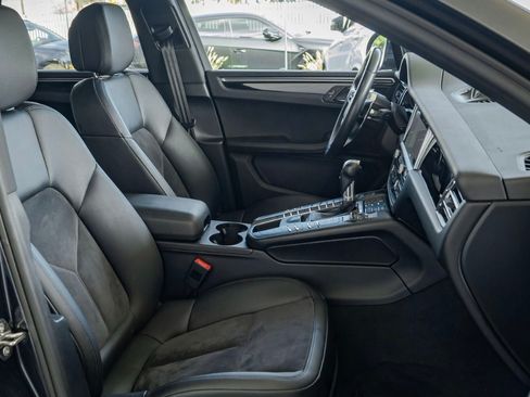 Used 2020 Porsche Macan image 6