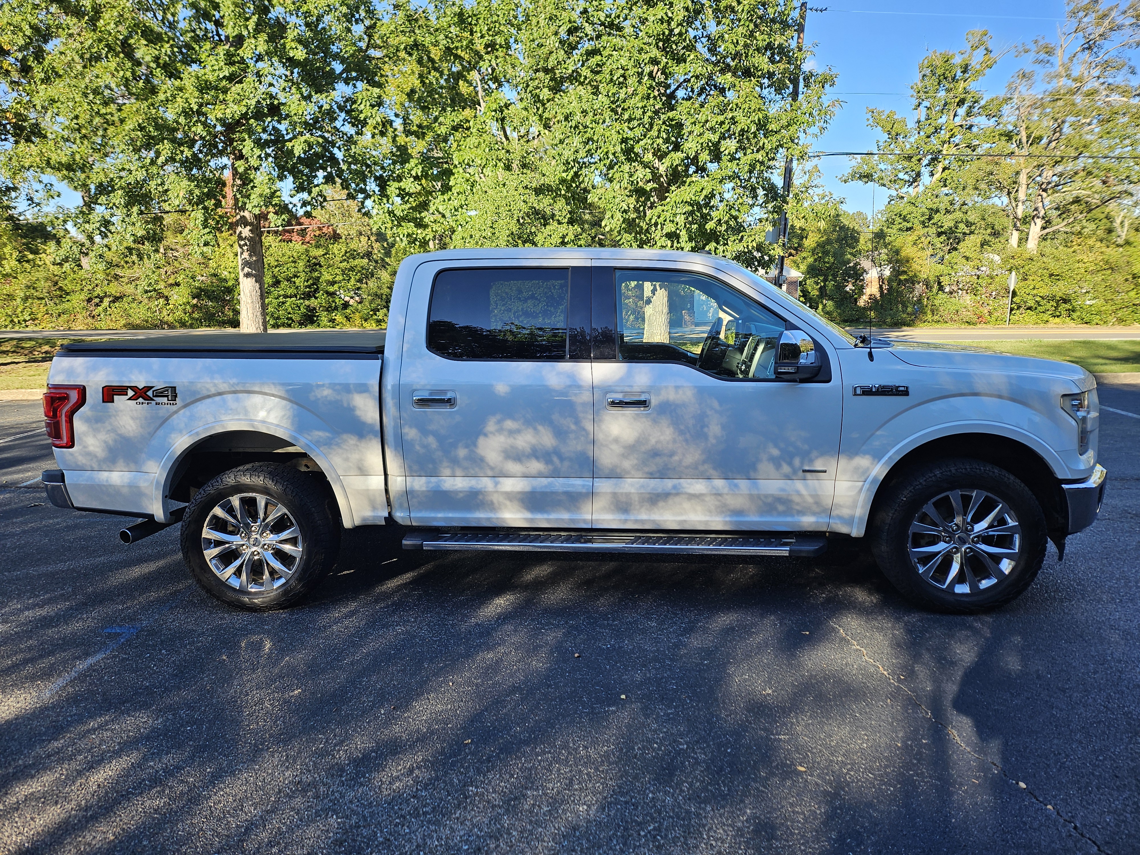Used 2017 Ford F150 Lariat w/ Equipment Group 502A Luxury AWD/4WD image 4