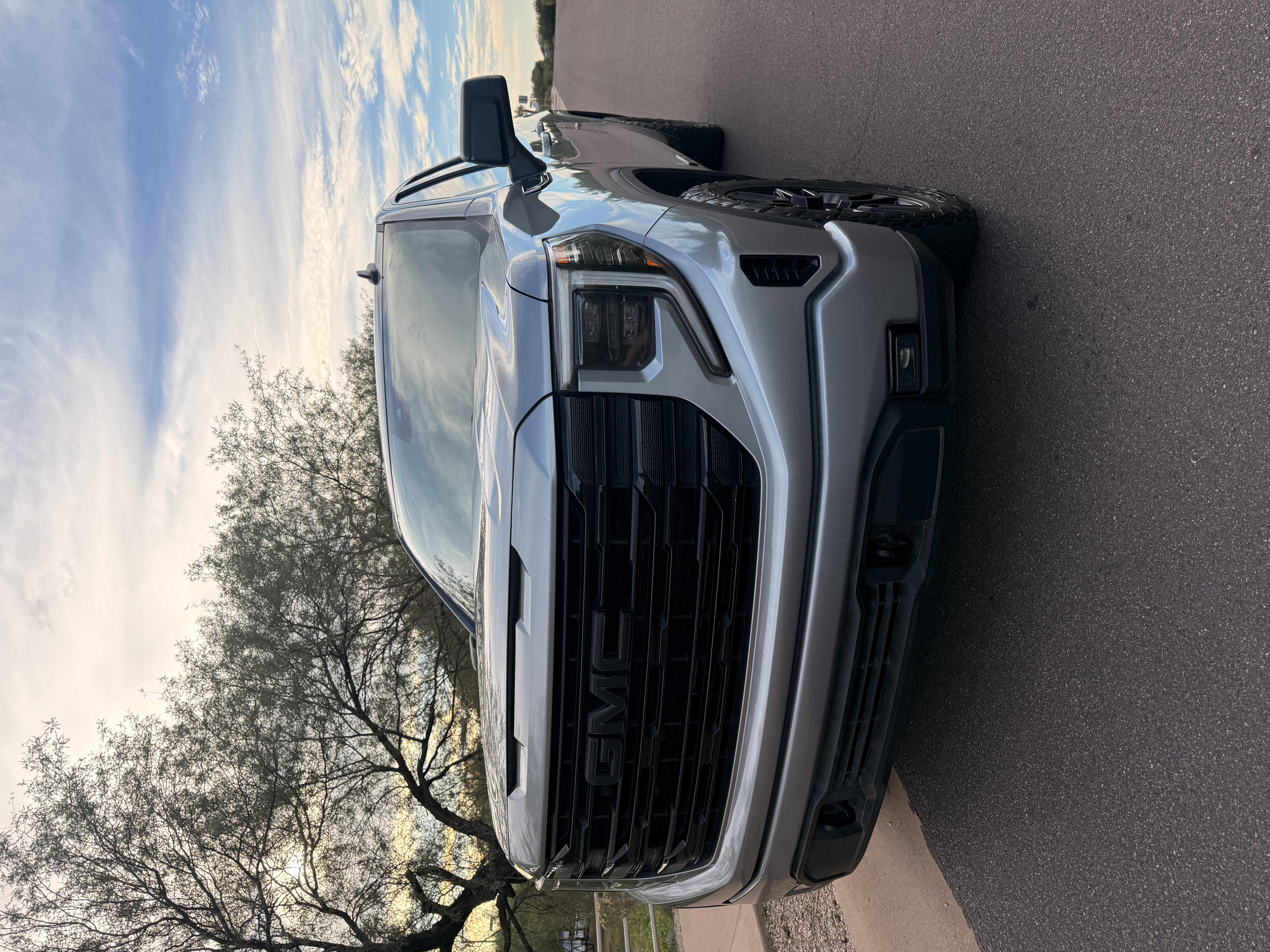 Used 2023 GMC Sierra 1500 Elevation RWD image 2