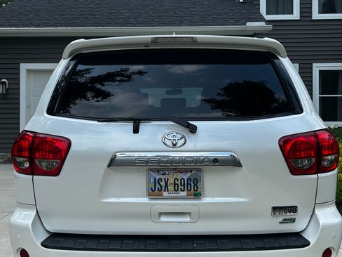 Used 2015 Toyota Sequoia Platinum AWD/4WD image 8