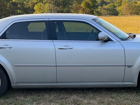 Used 2006 Chrysler 300 SRT8 w/ SRT Option Group II image 4