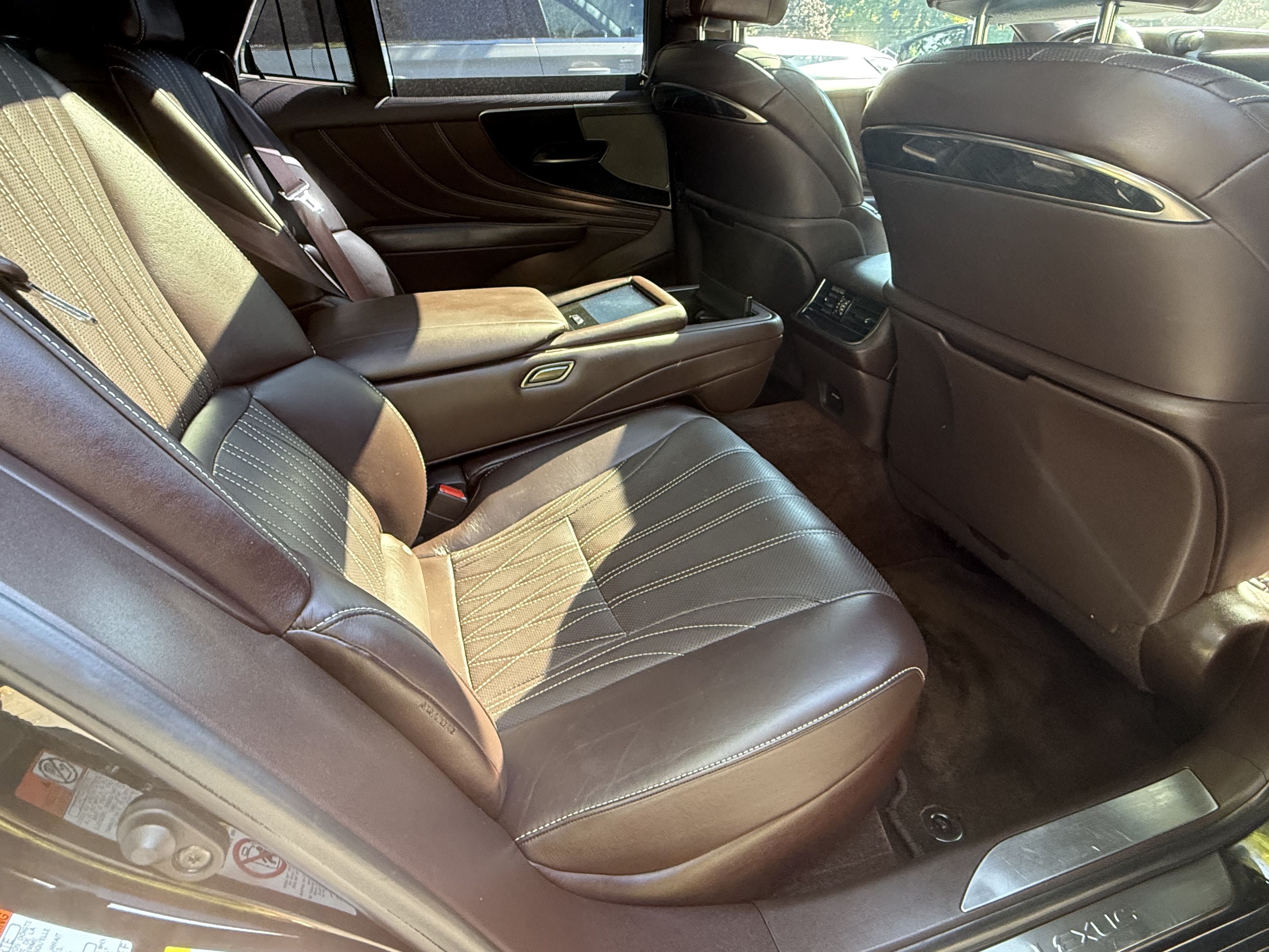 Used 2018 Lexus LS 500 AWD w/ Luxury Package image 28