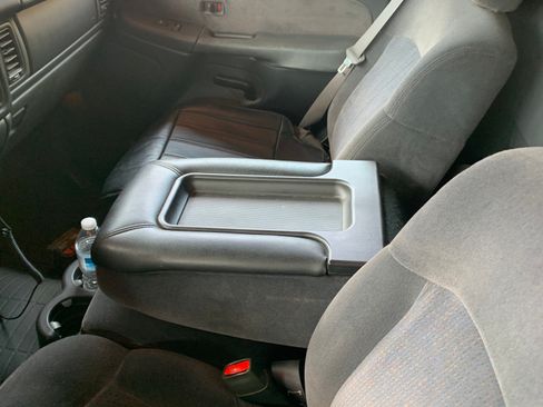 Used 2002 Chevrolet Silverado 1500 LS w/ Electrical Convenience Pkg RWD image 9