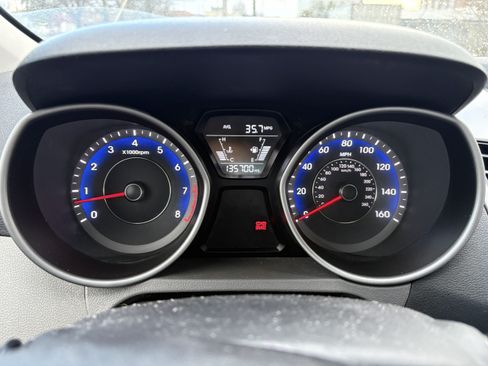 Used 2015 Hyundai Elantra SE image 6