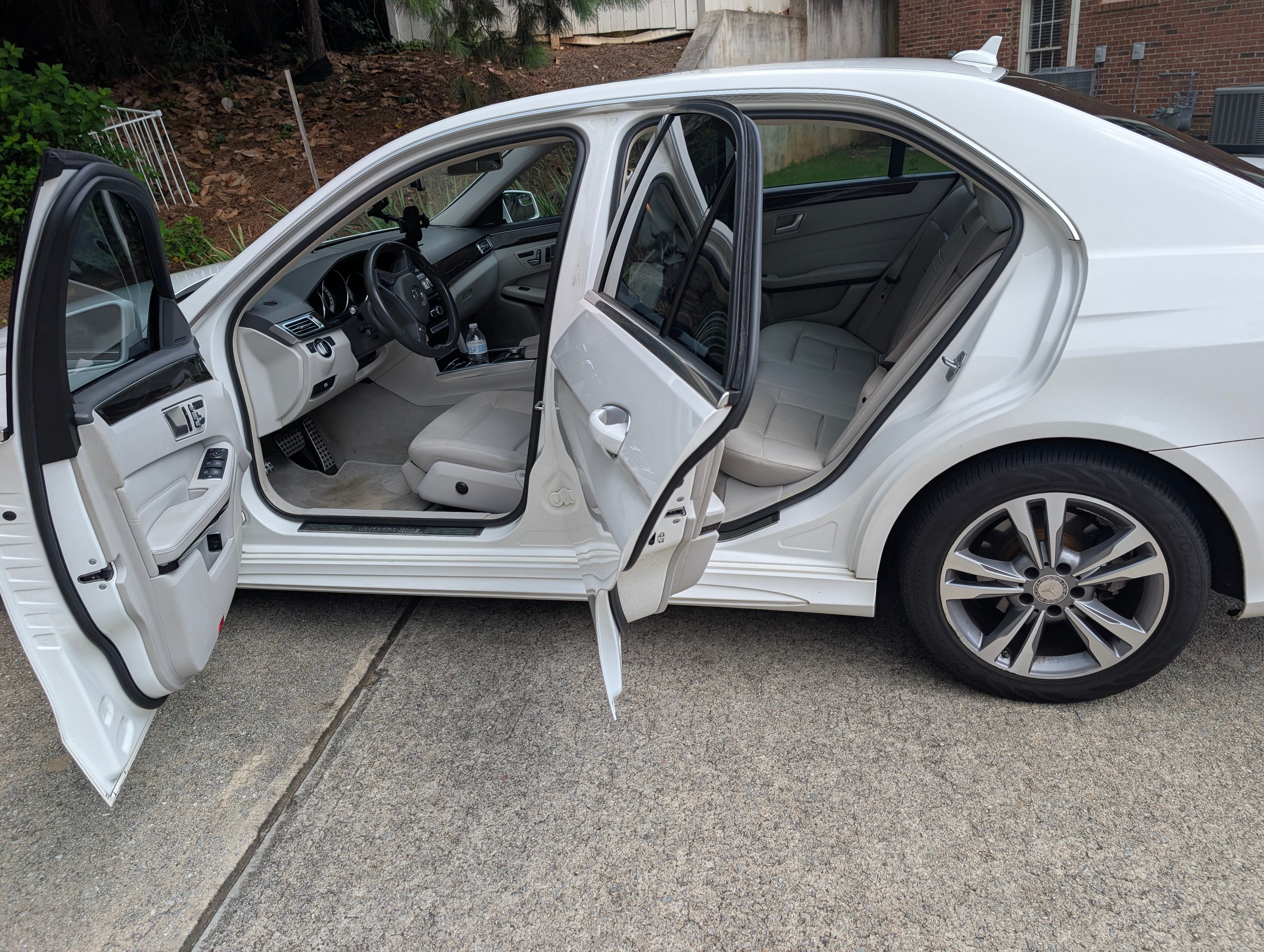 Used 2014 Mercedes-Benz E 350 4MATIC Sedan image 8