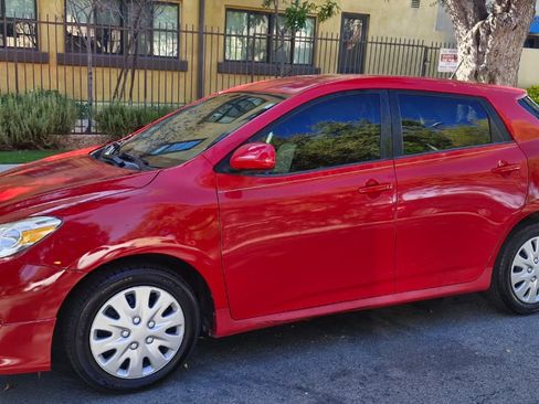 Used 2010 Toyota Matrix image 8