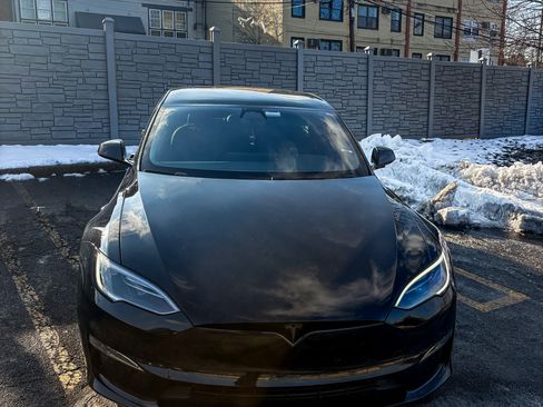 Used 2023 Tesla Model S Standard Range image 1