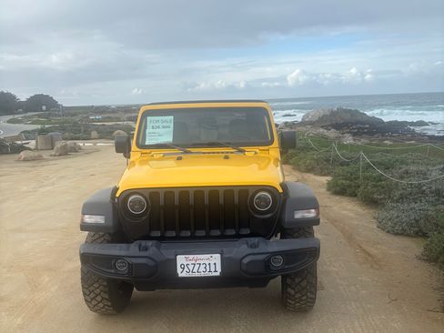 Used 2021 Jeep Wrangler Sport image 5