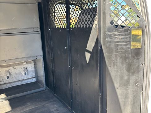 Used 2008 Ford E-250 and Econoline 250 image 6