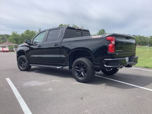 Used 2022 Chevrolet Silverado 1500 LT Trail Boss w/ Convenience Package II AWD/4WD image 6