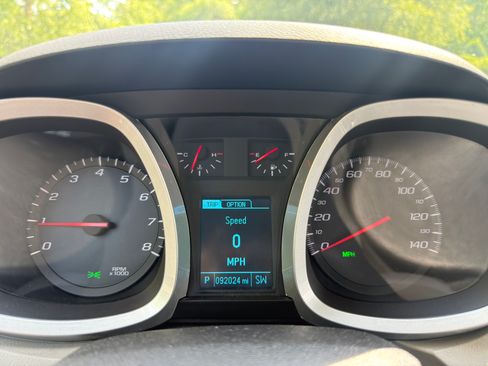 Used 2015 Chevrolet Equinox LT w/ Safety Package AWD/4WD image 4