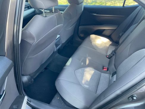 Used 2022 Toyota Camry LE image 2