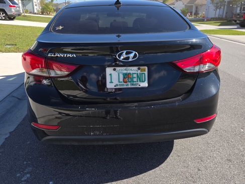 Used 2016 Hyundai Elantra SE w/ Option Group 02 image 4