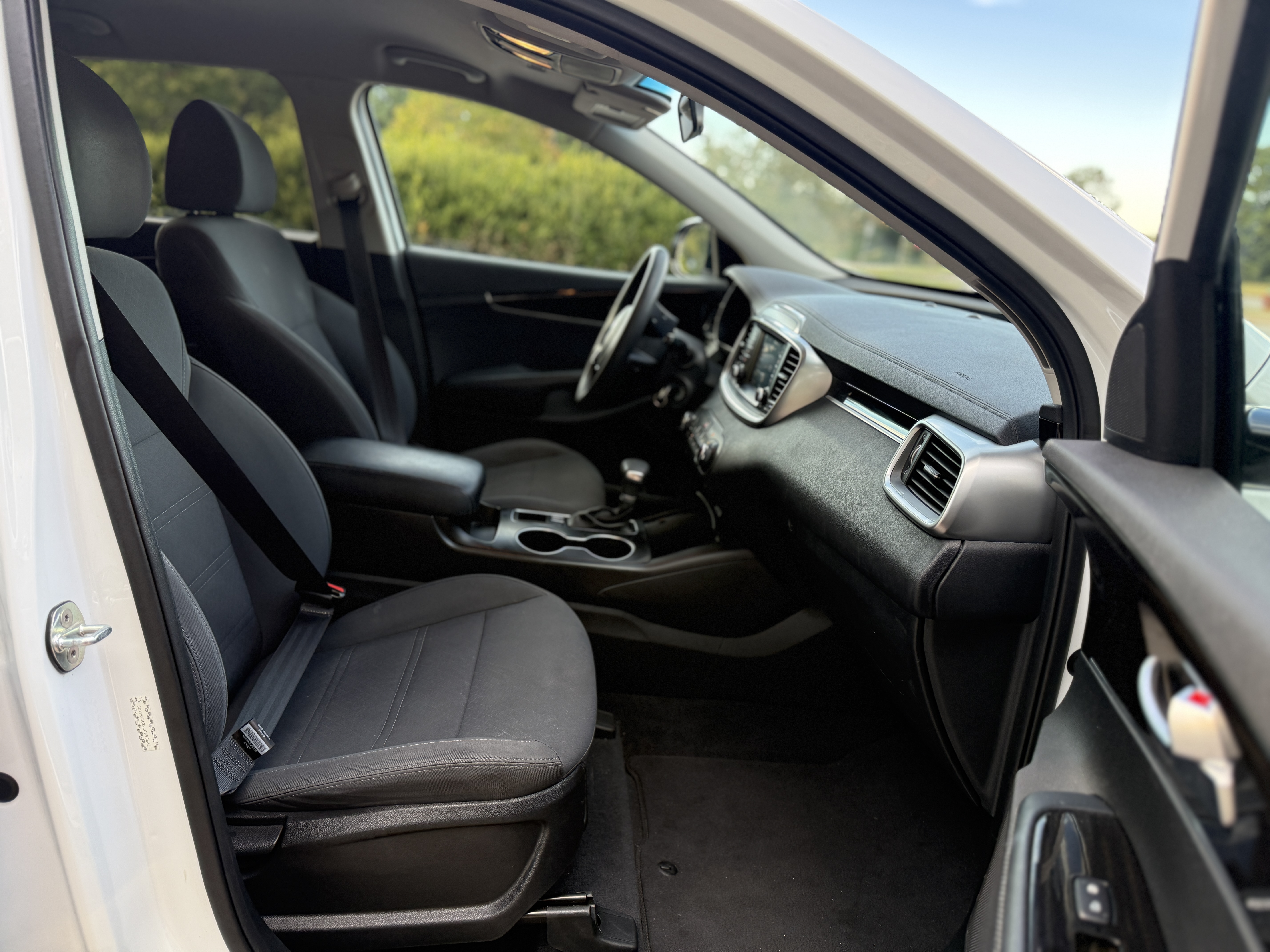 Used 2020 Kia Sorento LX AWD/4WD image 12