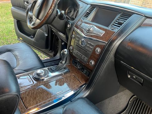 Used 2015 INFINITI QX80 Sport Utility 4D w/ 22" Wheel Package image 23