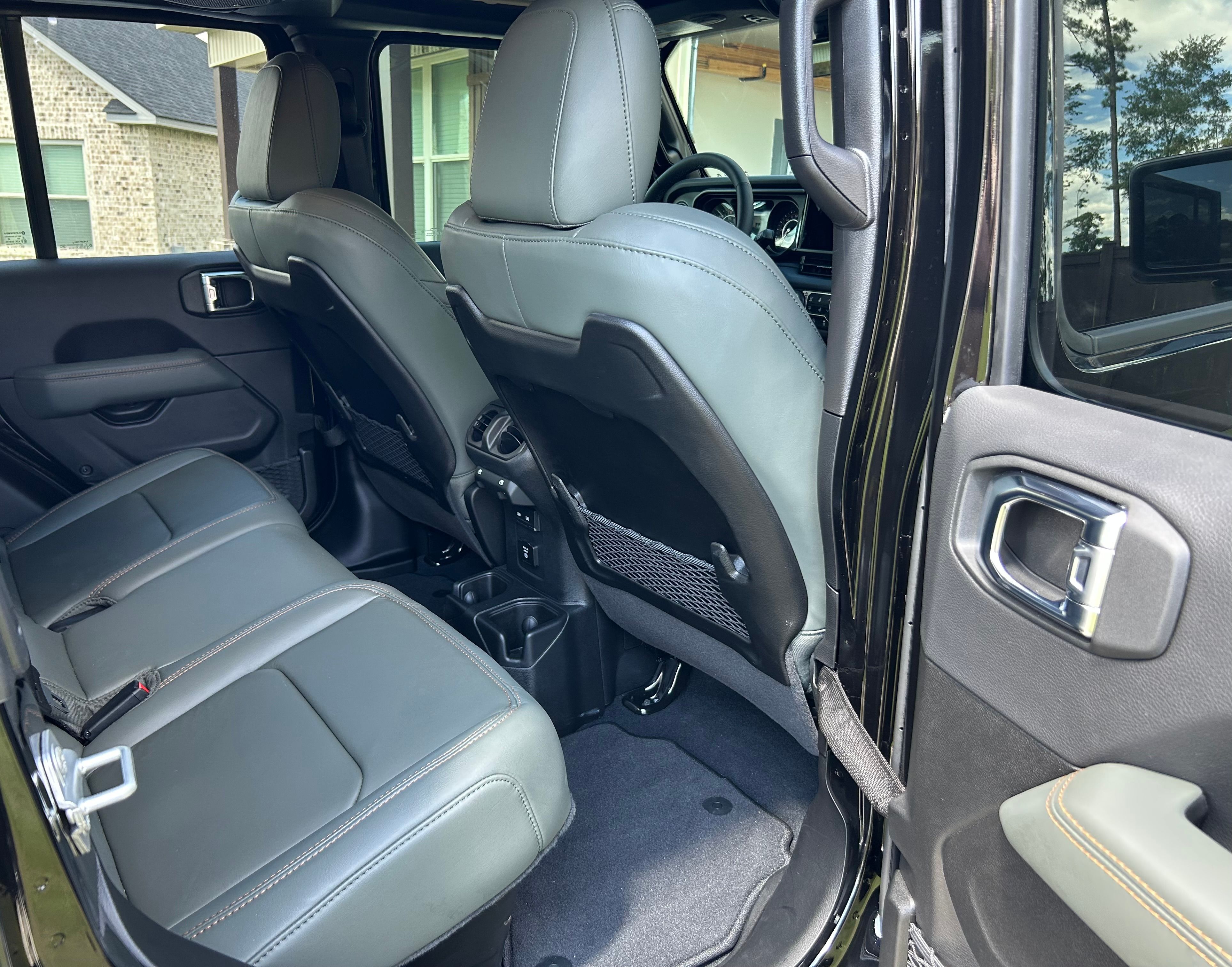 Used 2025 Jeep Gladiator Mojave AWD/4WD image 7