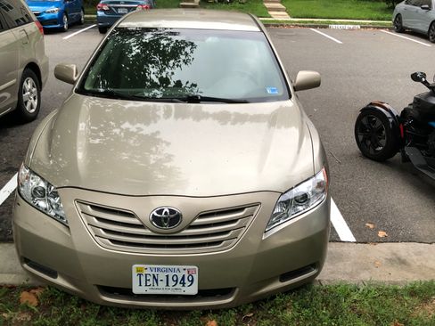 Used 2009 Toyota Camry LE FWD image 4