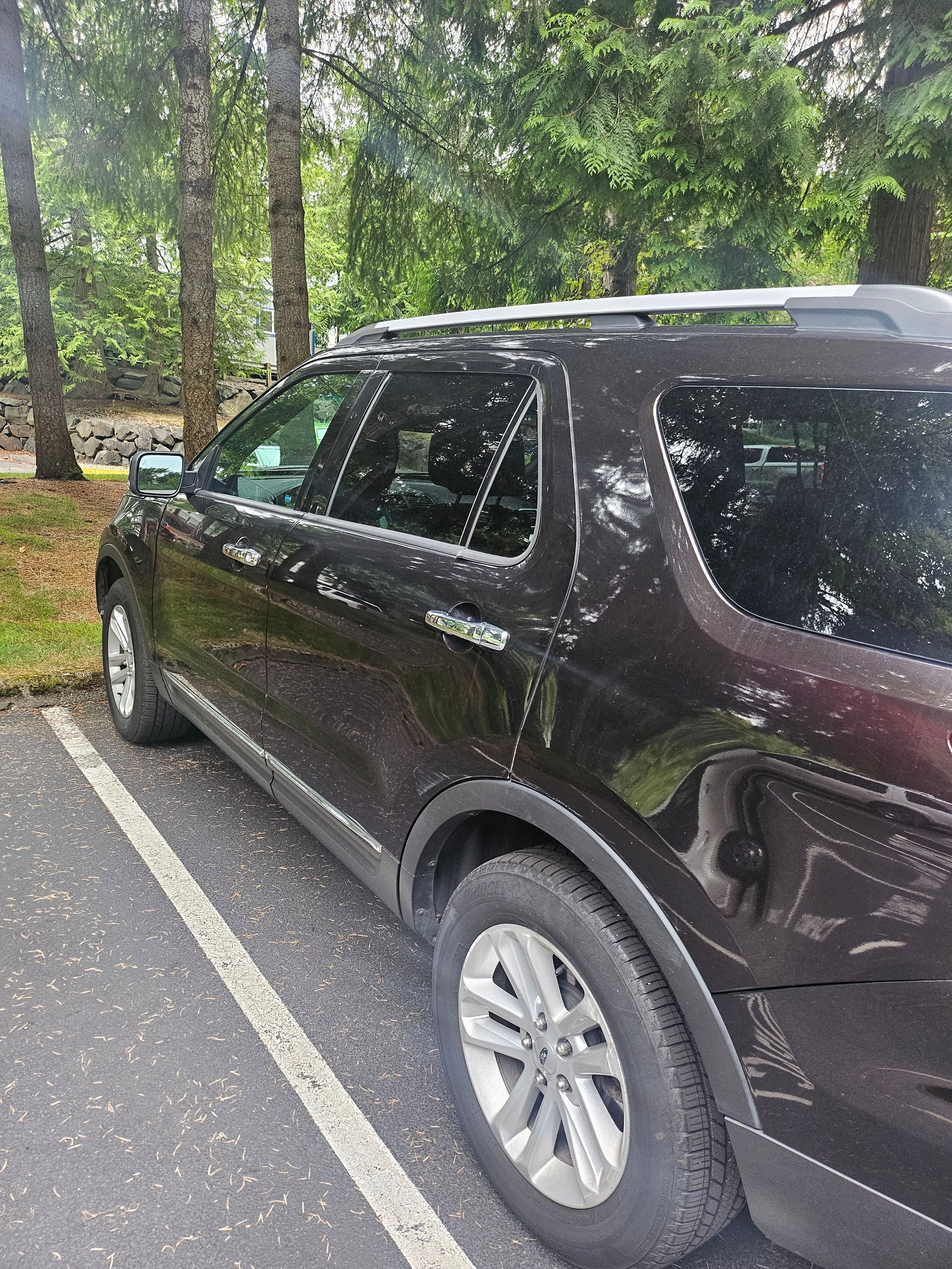 Used 2013 Ford Explorer XLT AWD/4WD image 4