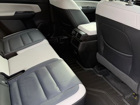 Used 2024 Honda Prologue Touring image 12