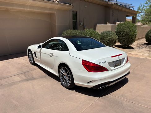Used 2020 Mercedes-Benz SL 550 image 13