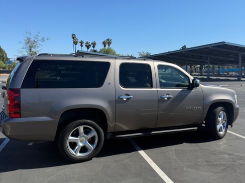 Used 2011 Chevrolet Suburban LT w/ Regional Value Package image 10