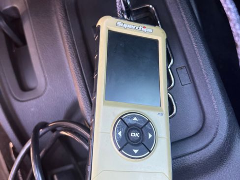 Used 2013 Jeep Wrangler Unlimited Sahara AWD/4WD image 15