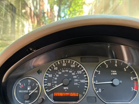 Used 2000 BMW Z3 2.5i RWD image 19