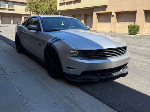 Used 2012 Ford Mustang GT RWD image 1