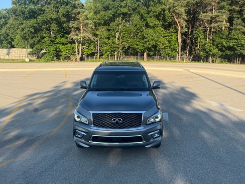 Used 2016 INFINITI QX80 4WD w/ 22" Wheel Package image 8